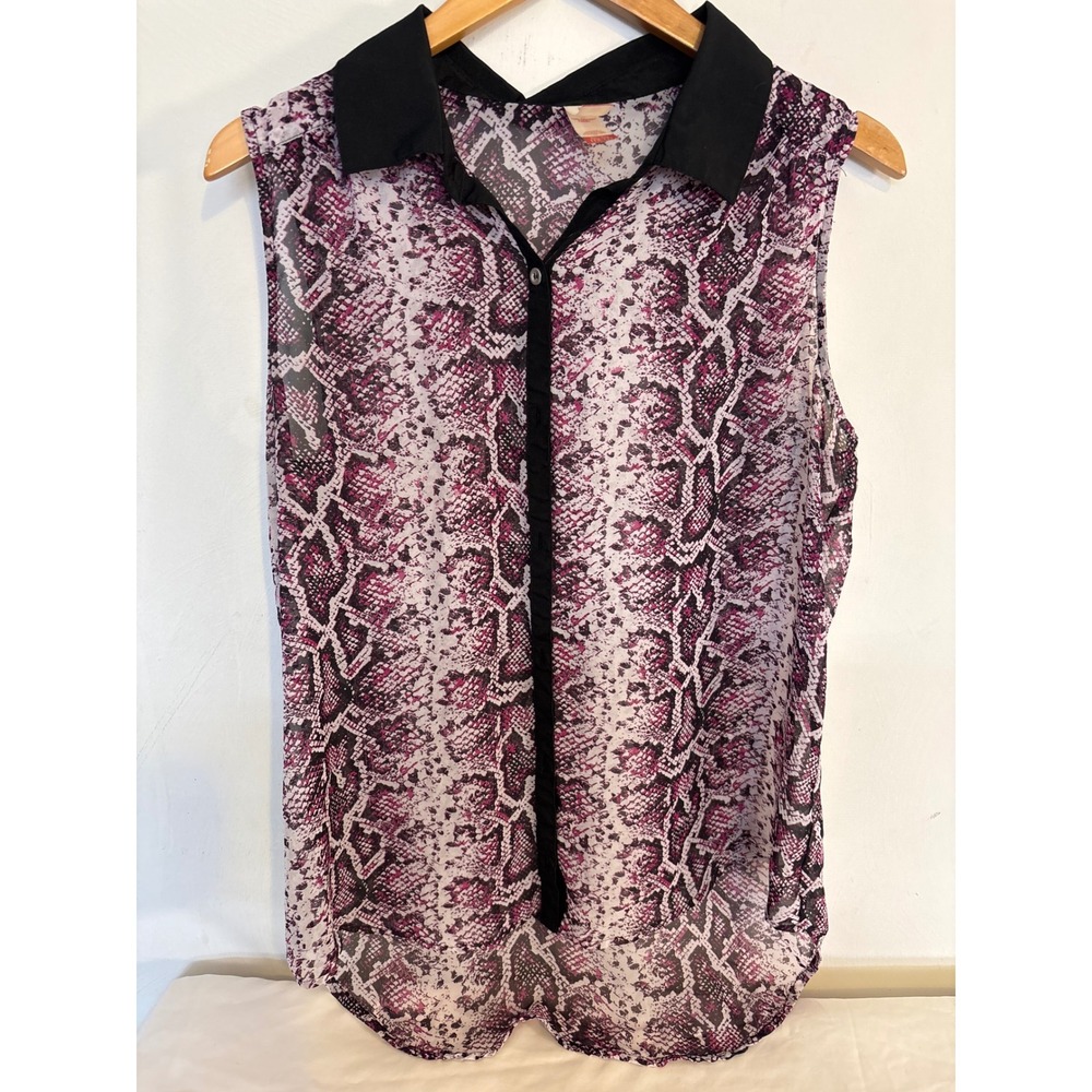 No Boundaries Womens XL Purple Snakeskin Sleeveless Button Down Blouse High Low